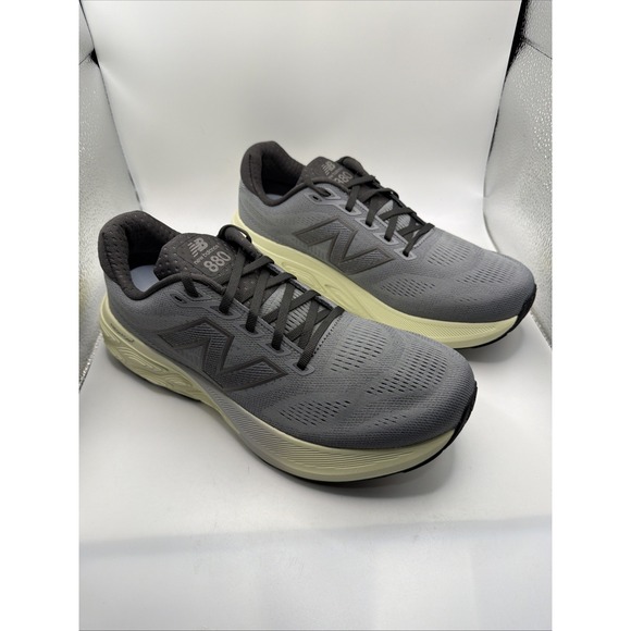 New Balance Men\'s Running Shoe Fresh‎ Foam. 880V15 Grey/Grey. Size 12D. M880F15 main image 5